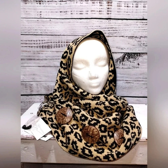 Katie Todd Leopard Scarf One Size Buttons Wrap‎ Thick Cozy Warm Winter Animal - Picture 6 of 6